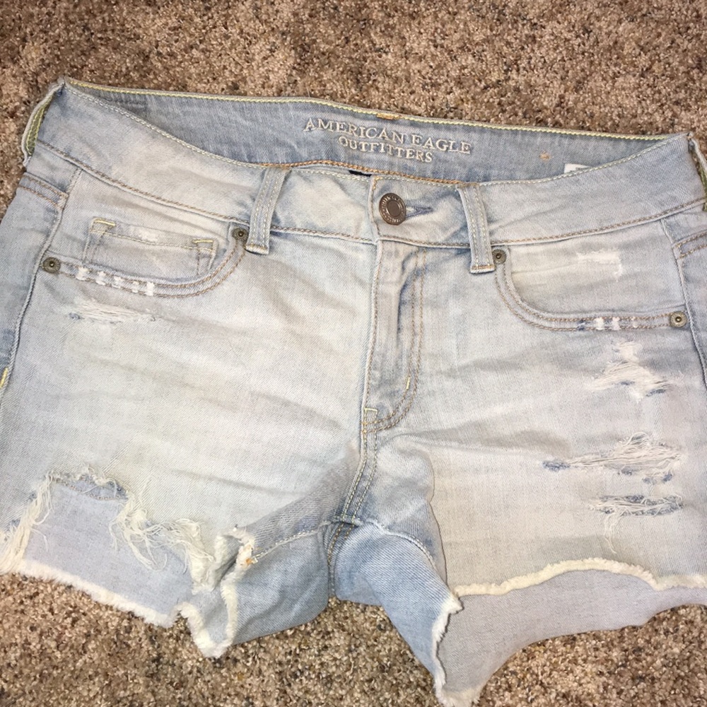 Light wash American Eagle shorts